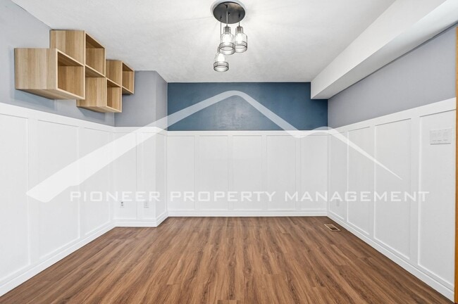 Photo - Spacious Townhouse with Washer/Dryer and Central AC