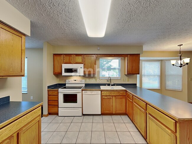 Photo - 7908 Windrift Pl Casa