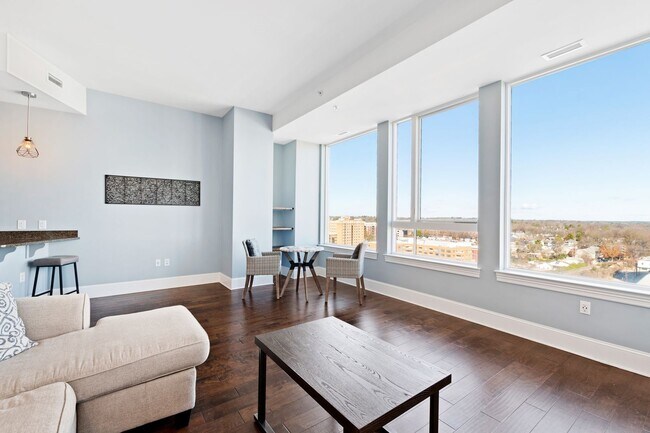 Photo - Stunning Studio Apartment with Spectacular...