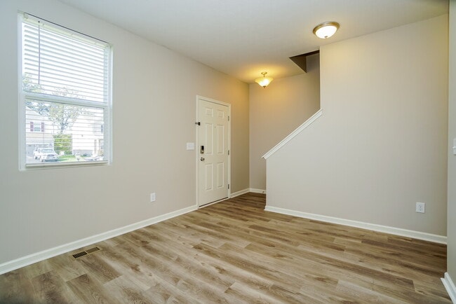 Photo - 259 Glen Crossing Dr
