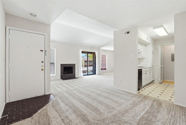 Photo - 2025 Augusta Dr Unit 804