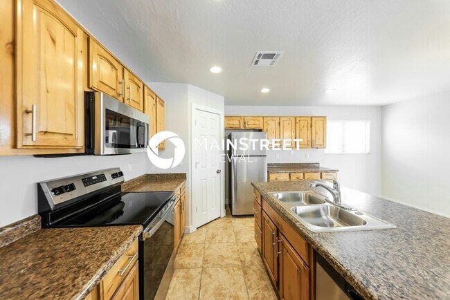 Photo - 4 Bedroom Pet-Friendly Home in PHOENIX, AZ with Main Street Renewal