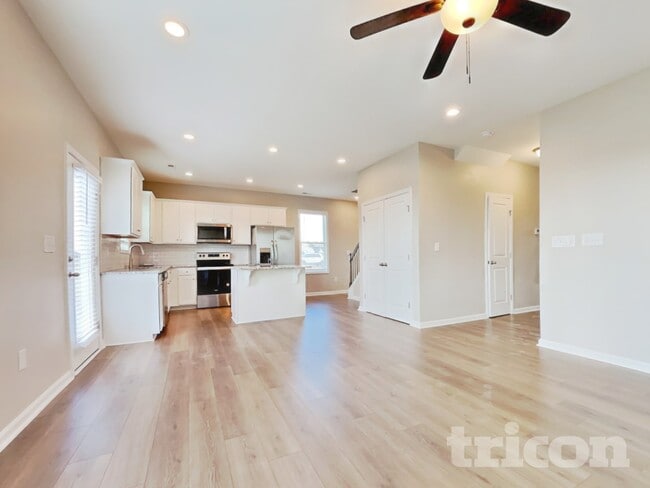 Photo - 77 Sawyer Ml Dr