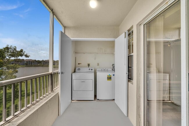 Photo - 2850 N Oakland Forest Dr