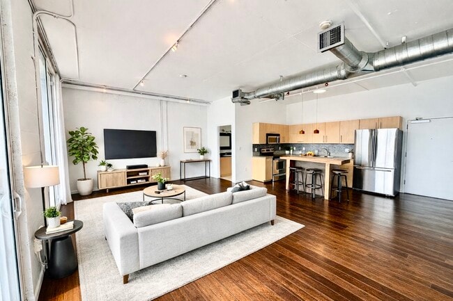 Building Photo - 444 NE 30th St Unit 902