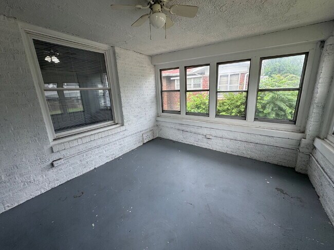 Photo - "Charming 3-Bed Home in Springfield with Spacious 1245 Sq Ft Layout!"