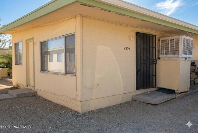 Building Photo - 2452 N Treat Ave Unit 2452