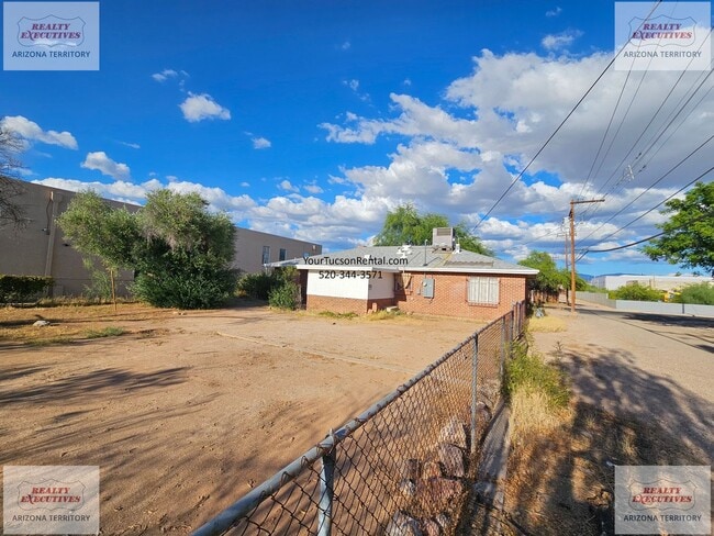 Photo - Speedway & Rosemont Blvd - 2/1 home with AC and fenced yard