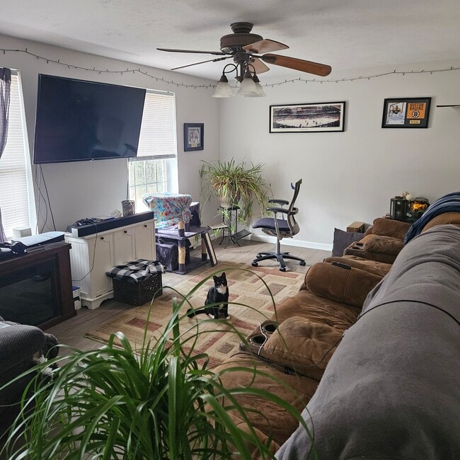 Photo - 137B Highrock Rd