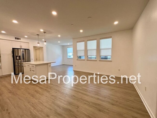 Photo - 9378 Solaire Pl