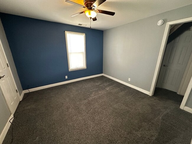 Photo - 2704 Mary St