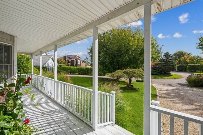 Photo - 25 Meadowgrass Ln