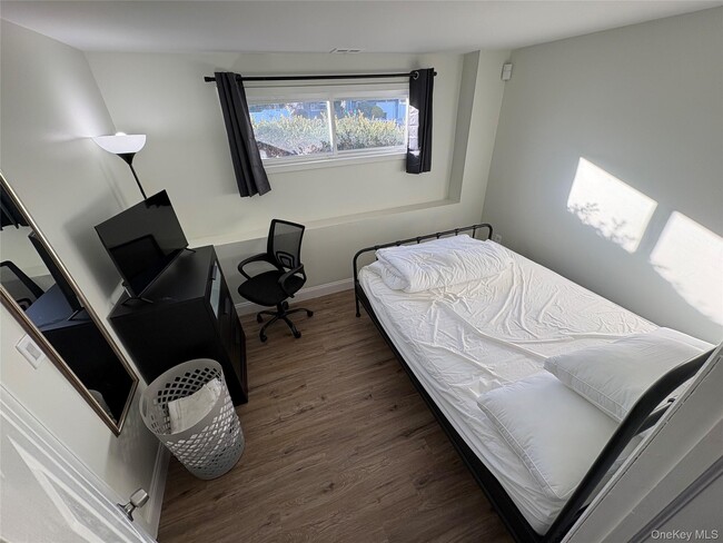 Photo - 35 Holiday Park Dr