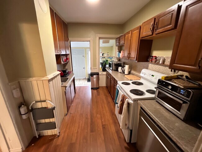 Photo - 417 Albert St