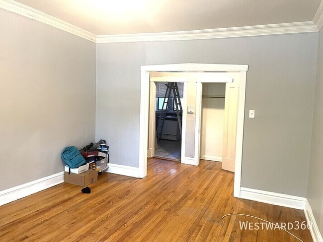 Photo - 2549 N Avers Ave Unit 1D