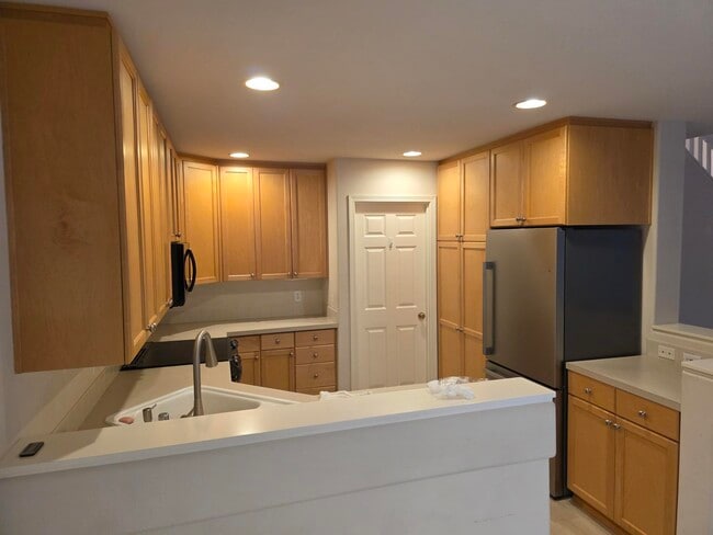 Photo - 583 Elma Ave NE