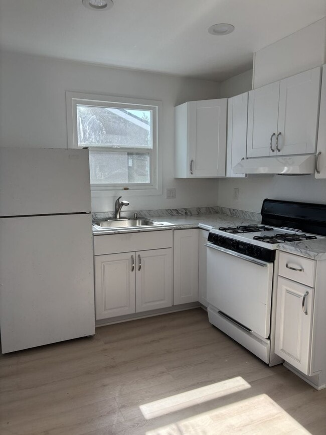 Photo - 218 Oak St