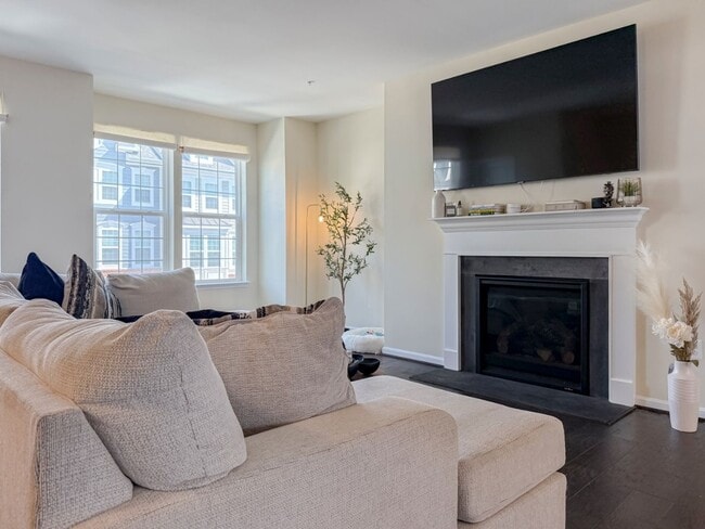 Photo - Stunning 4 bedroom townhome with garage