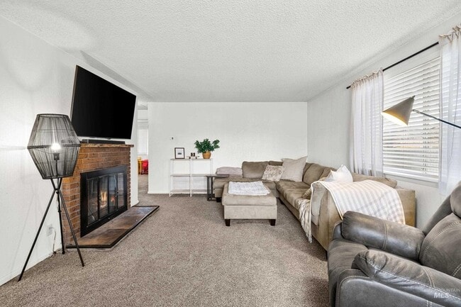 Photo - 10543 W Poppy St