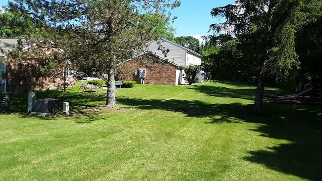 Photo - 735-739 S Main St