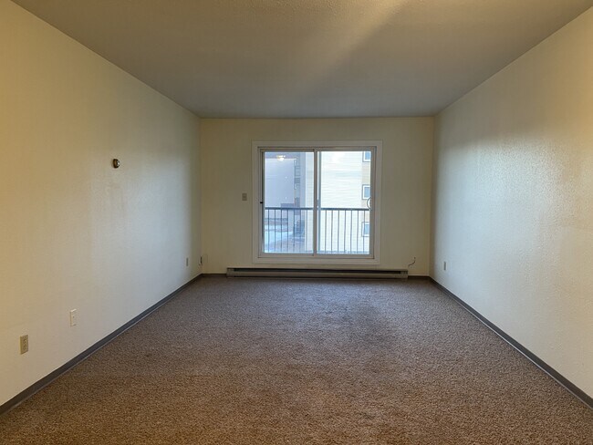 Photo - 8604-8687 87 Ave