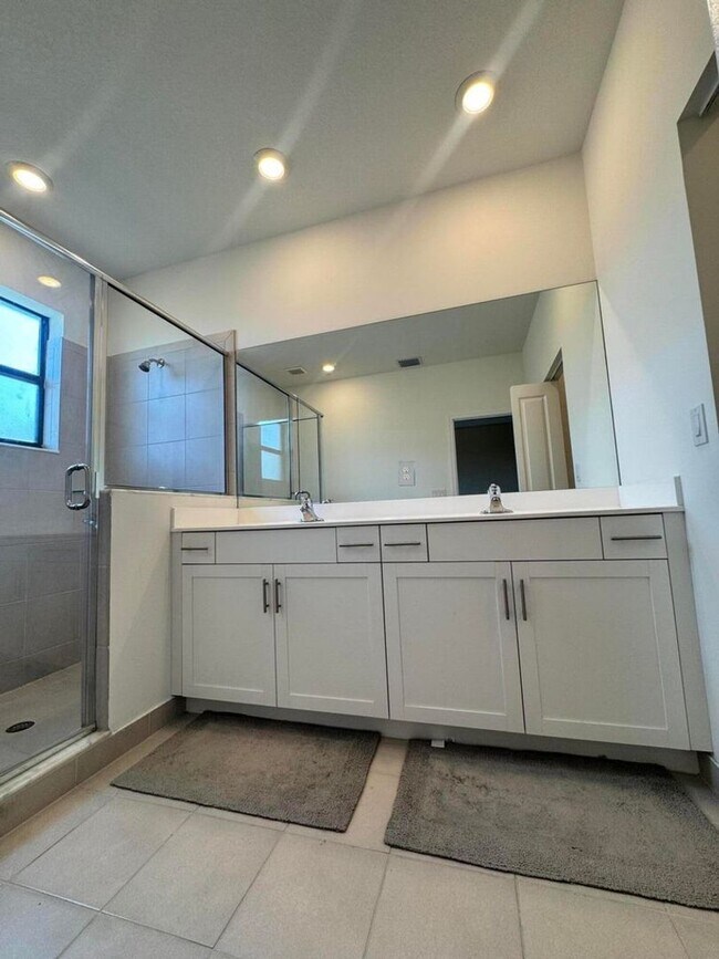 Photo - 5442 SW 14th Ct