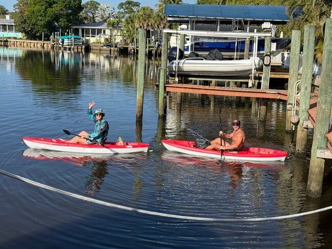 Photo - 730 SW Salerno Rd