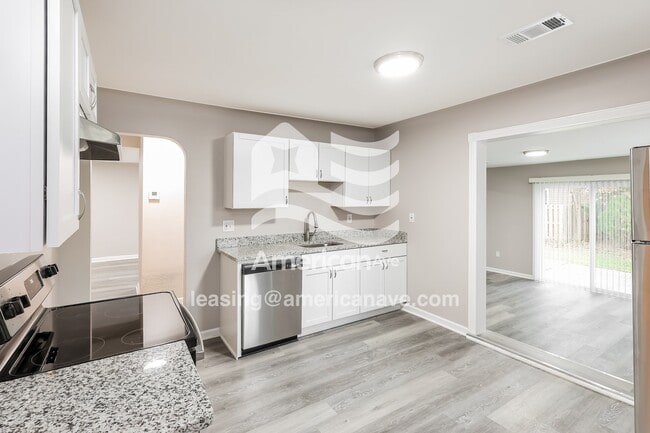 Photo - 77 Eastlawn Dr