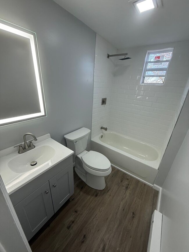 Building Photo - Move-In Ready 2 Bedroom with Stove, Microwave Refrigerator