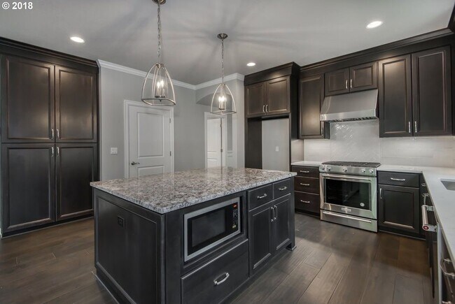 kitchen - 3993 SE 36TH AVE Unit A