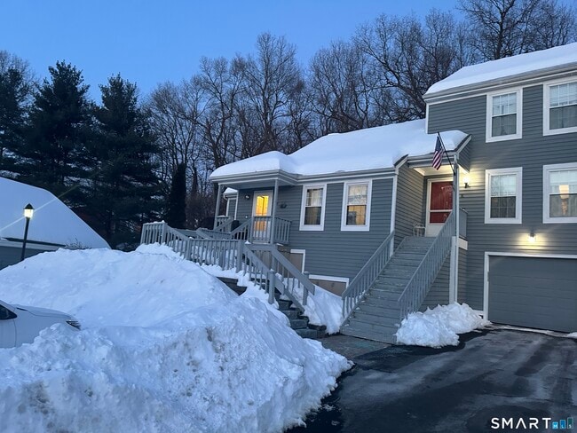 Building Photo - 203 Oakland St