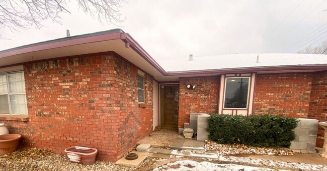 Photo - Spacious 4 Bed, 2 Bath Home in Lubbock, TX