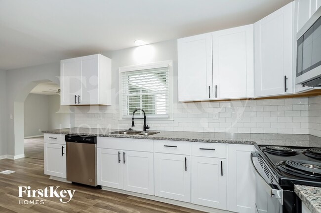 Photo - 2816 Scarlet Cir