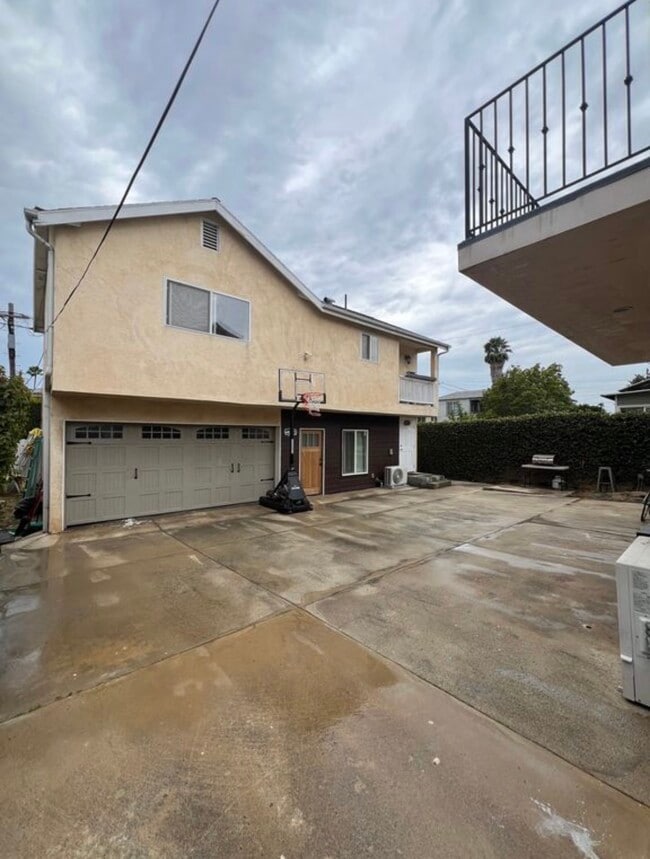 Building Photo - 4412 Russell Ave Unit 4412 Russell Ave