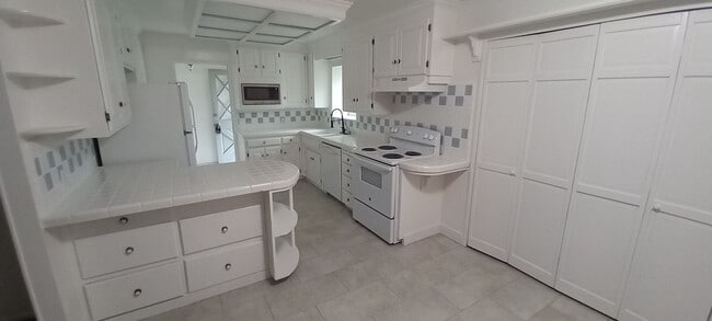 Building Photo - 3342 El Capitan Ct