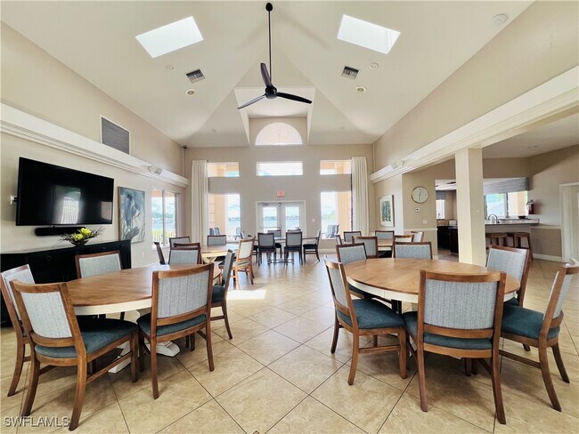 Photo - 3250 W Crown Pointe Blvd Unit 101