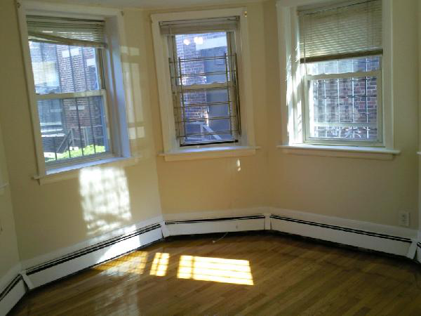 Photo - 126 Warren St Apartments