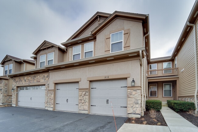 Building Photo - 1838 Crenshaw Cir