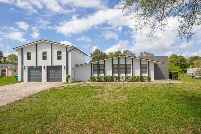 Photo - 17101 SW 48th St