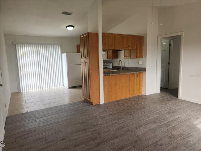 Photo - 1140 Queen Rd