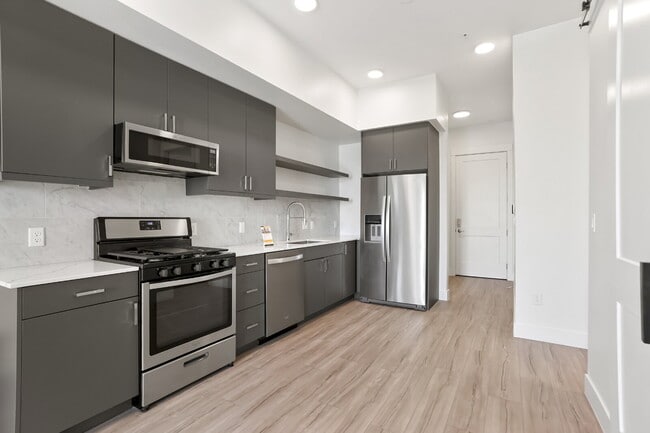 Photo - Luxe Condo Near Regis With Covered Parking Included Unidad 322