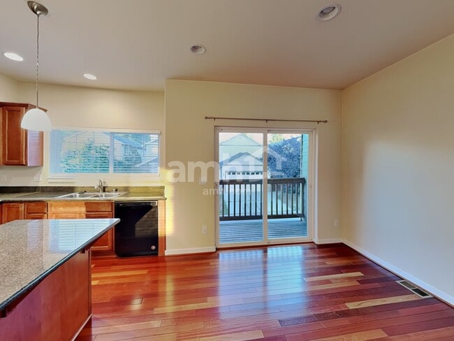 Photo - 7341 Rainier Dr