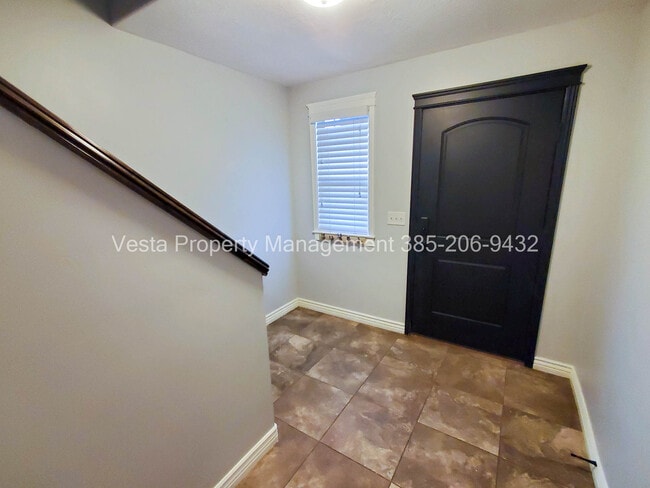 Photo - 299 W 1940 N