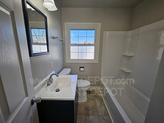 Photo - 925 N Kelsey Ave