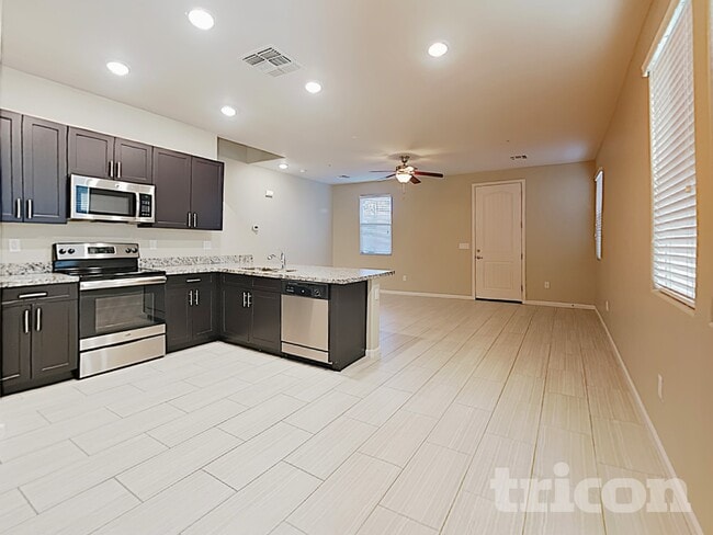 Photo - 12550 W Hummingbird Terrace