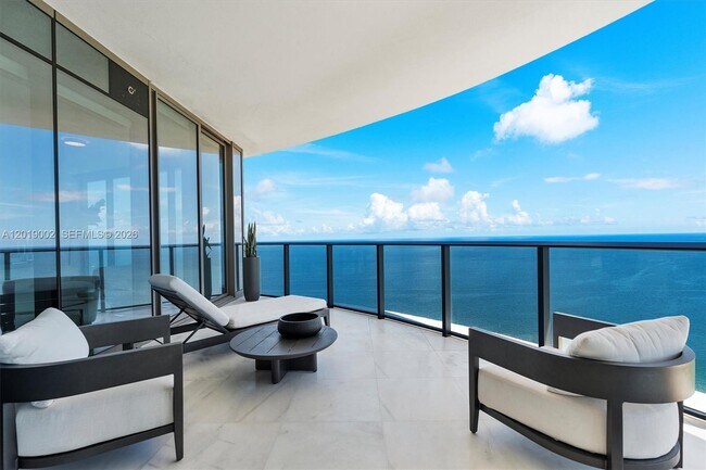 Photo - 15701 Collins Ave Unidad 3605