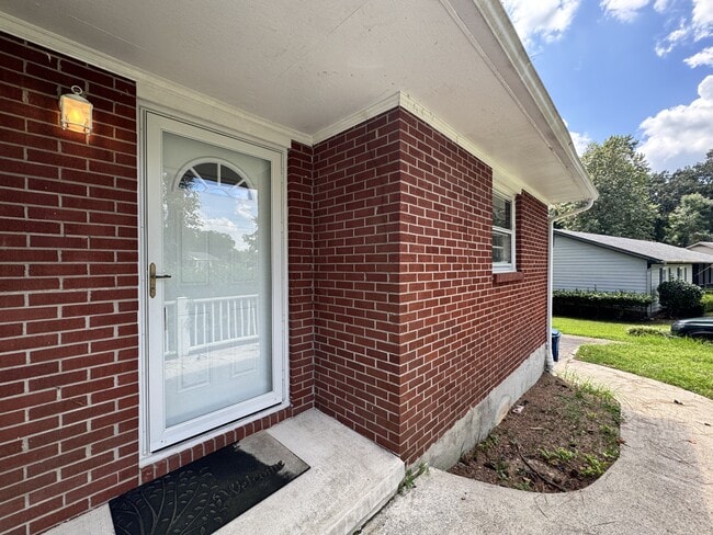 218 Edgewood Dr