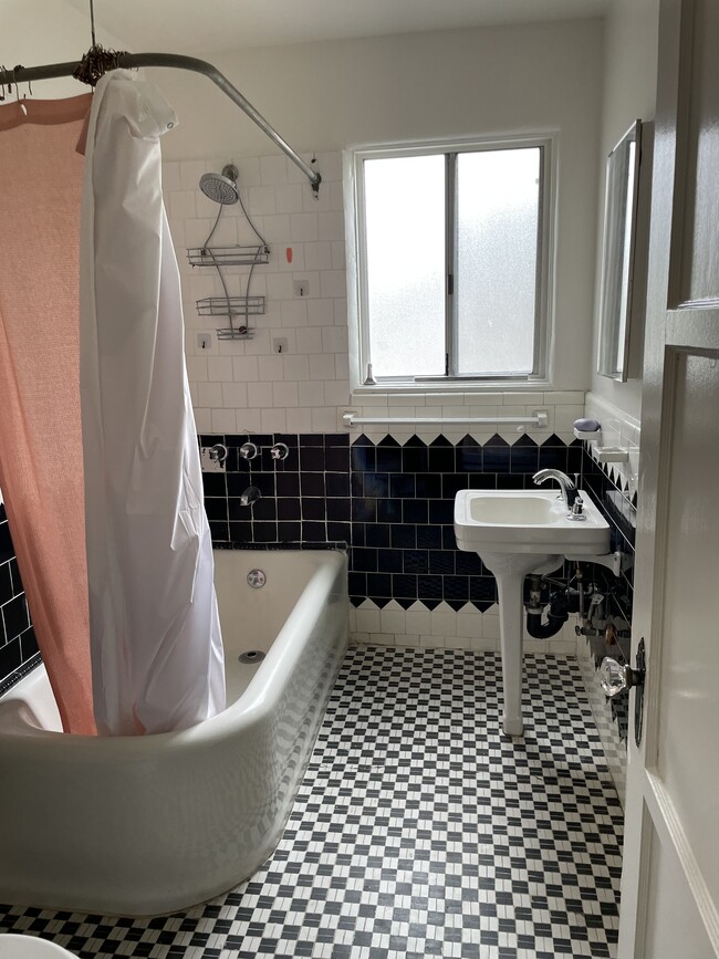 Photo - 1434 Silver Lake Blvd Unidad 1434
