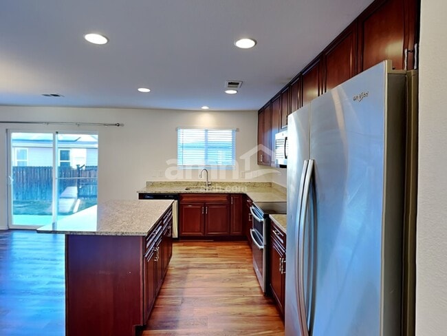 Photo - 5366 N Laredo St