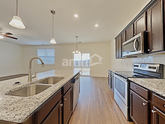 Photo - 4321 Longfellow Dr